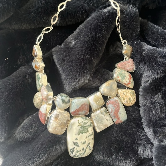 Multi-stone necklace - Picture 2 of 4